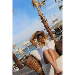 Damla Can feet photo 3