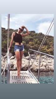 Damla Can feet photo 11