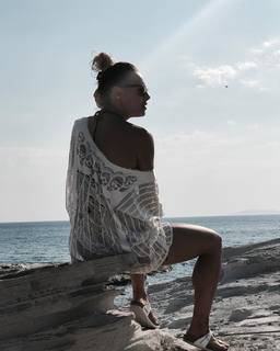 Damla Can feet photo 4