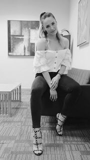 Damla Can feet photo 20
