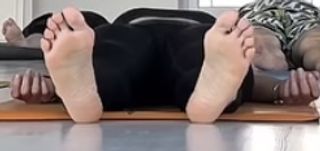 Damla Can feet photo 9
