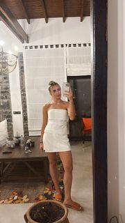 Damla Can feet photo 1