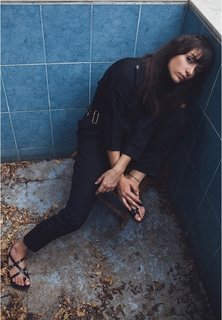 Damla Colbay feet photo 4