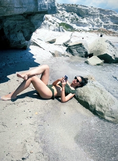 Damla Colbay feet photo 11