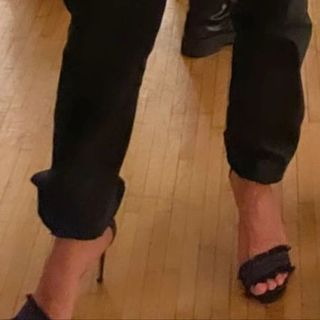 Damla Colbay feet photo 2
