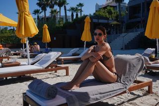 Damla Colbay feet photo 3