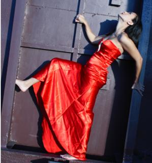 Damla Sönmez feet photo thumbnail