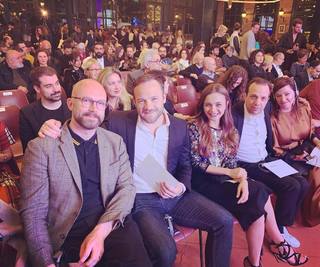 Damla Sönmez feet photo thumbnail