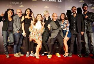 Damla Sönmez feet photo thumbnail