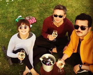 Damla Sönmez feet photo thumbnail