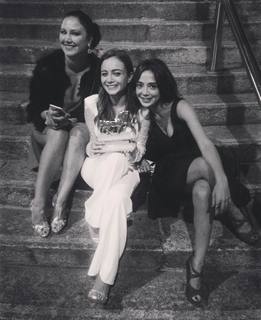 Damla Sönmez feet photo thumbnail