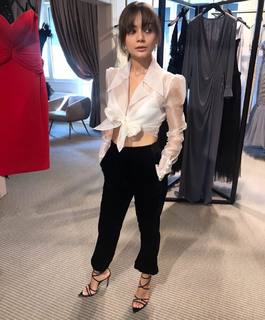 Damla Sönmez feet photo thumbnail