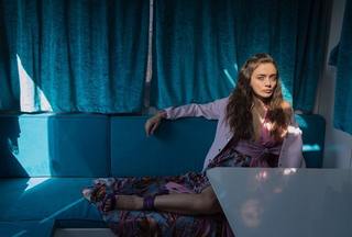 Damla Sönmez feet photo thumbnail