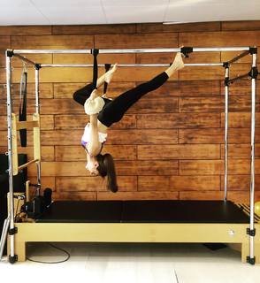 Damla Sönmez feet photo thumbnail