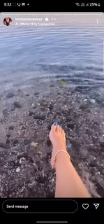 Damla Sönmez feet photo thumbnail