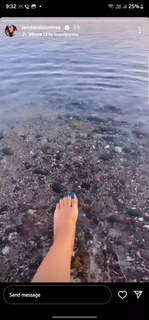 Damla Sönmez feet photo thumbnail