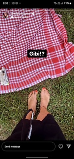 Damla Sönmez feet photo thumbnail