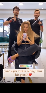 Damla Sönmez feet photo thumbnail