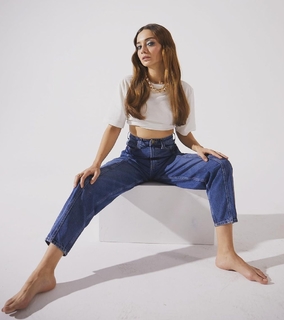 Damla Sönmez feet photo thumbnail