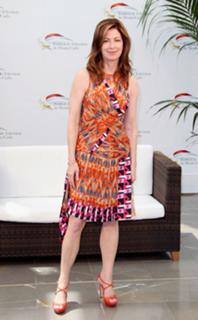 Dana Delany feet photo thumbnail