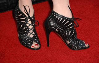Dana Delany feet photo thumbnail