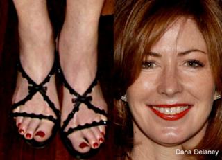Dana Delany feet photo thumbnail