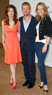 Dana Delany feet photo thumbnail