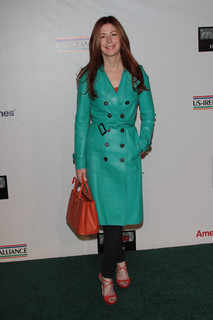 Dana Delany feet photo thumbnail
