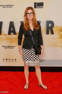 Dana Delany feet photo thumbnail