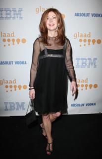 Dana Delany feet photo thumbnail