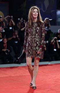 Dana Delany feet photo 4