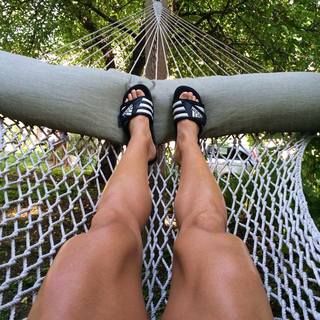 Dana Linn Bailey feet photo 3