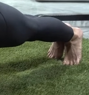 Dana Linn Bailey feet photo 18