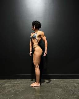 Dana Linn Bailey feet photo 15