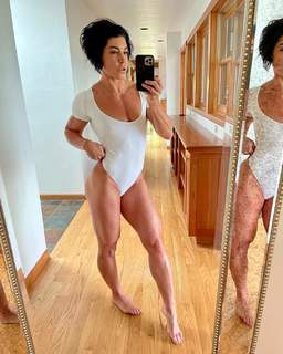 Dana Linn Bailey feet photo 12