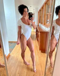 Dana Linn Bailey feet photo 11