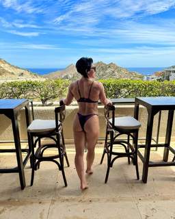 Dana Linn Bailey feet photo 19