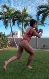 Dana Linn Bailey feet photo 4