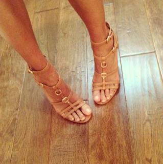 Dana Loesch feet photo thumbnail