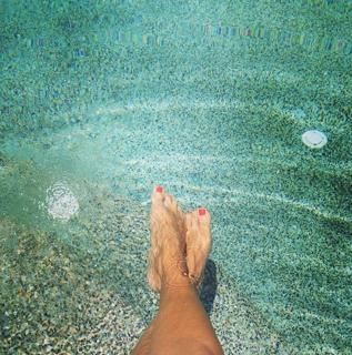 Dana Loesch feet photo thumbnail