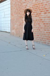 Dana Melanie feet photo 8
