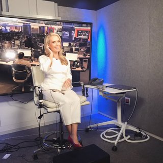 Dana Perino feet photo thumbnail