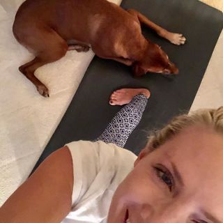 Dana Perino feet photo thumbnail