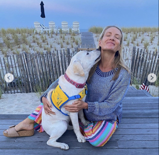 Dana Perino feet photo thumbnail