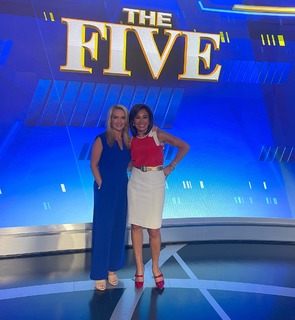 Dana Perino feet photo thumbnail