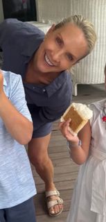 Dana Perino feet photo thumbnail