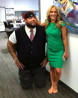 Dana Perino feet photo thumbnail