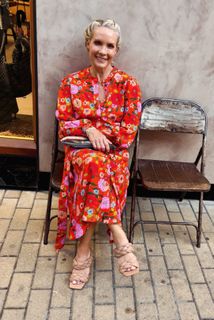 Dana Perino feet photo thumbnail