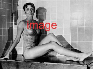 Dana Plato feet photo thumbnail