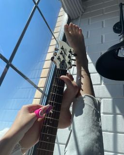 Dana Taranova feet photo thumbnail